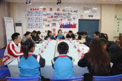 青春之聲傳兩會(huì) 文藝之花綻和靜——新疆和靜縣“共青團(tuán)與人大代表、政協(xié)委員面對(duì)面”活動(dòng)聚焦文藝創(chuàng)作