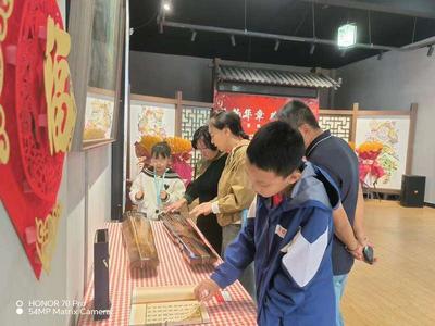 走進(jìn)大集看民藝 觀展之中觸摸地域文脈的溫度